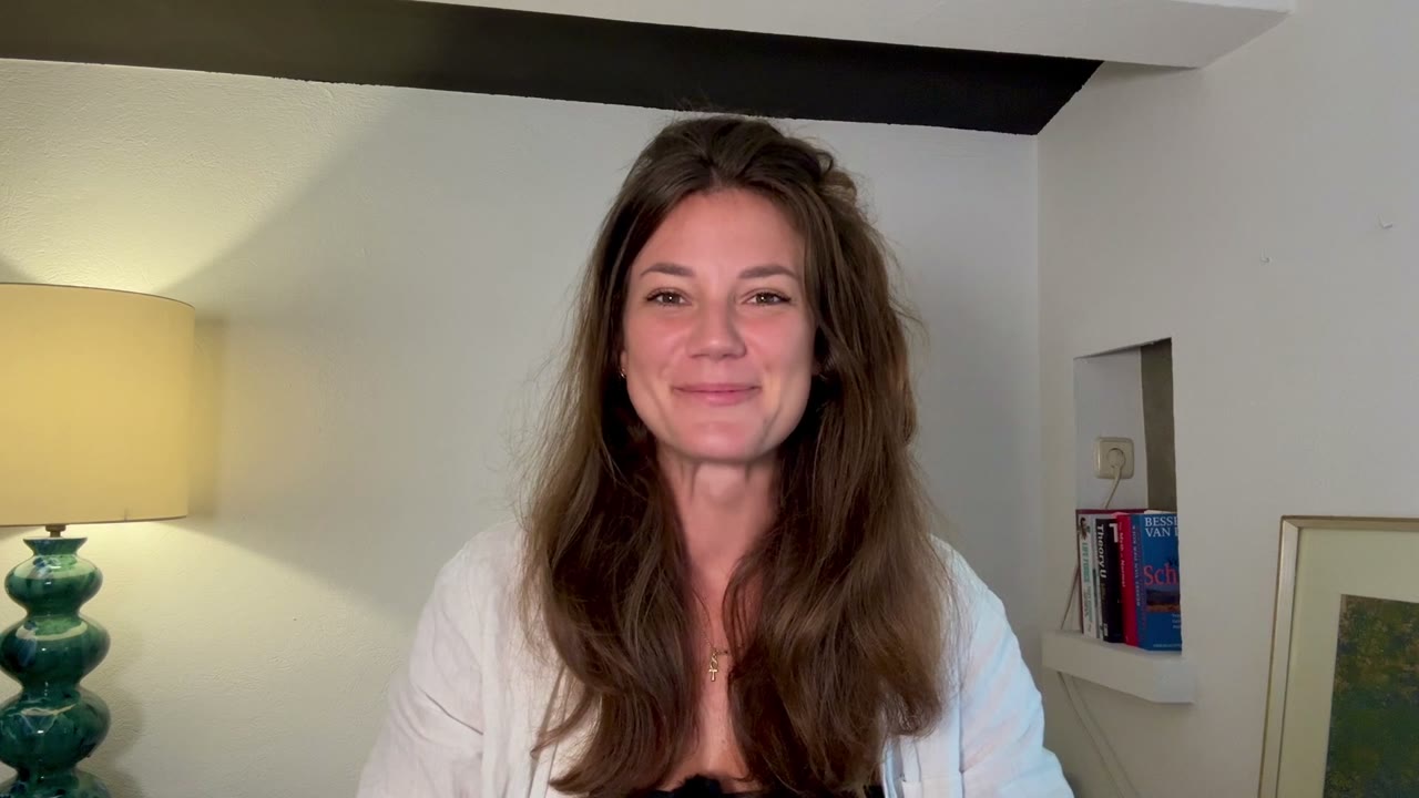 Alexandra Böhmer, Gründerin von Radical Sparks, im Video